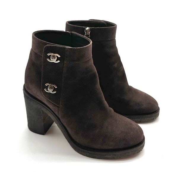 Chanel CC Logo Turnlock Ankle Boots Brown Nubuck Block Heel Bootie EU38 US 7-7.5 - Picture 1 of 11
